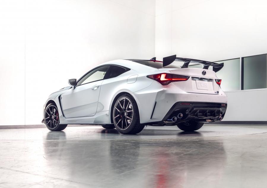  Lexus RC F Track Edition 2019 года  (NA) (фото 5 из 48)